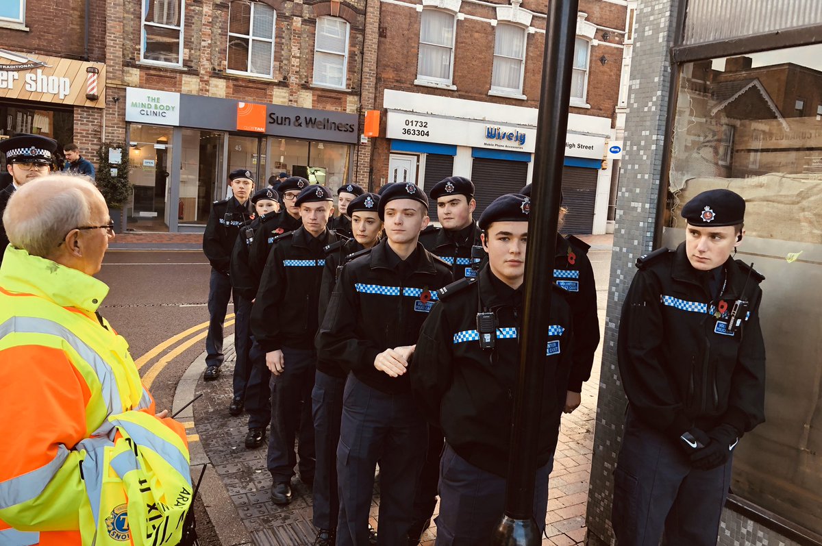 KentVPC's tweet photo. #TonbridgeVPC #police #cadets respectfully assisting @TonbridgeLions with the #Tonbridge #RemembranceDay2019 parade this morning. #LestWeForget 
#WeWillRememberThem 
PS https://t.co/MXiCUesCFT