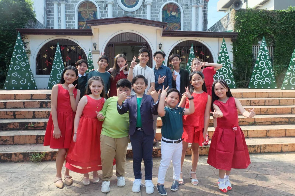EncaChristine7's tweet photo. Ang pangarap ni ineng #LoveShines
KapusoBrigade
@encabattalionkb https://t.co/AHcizvezBN