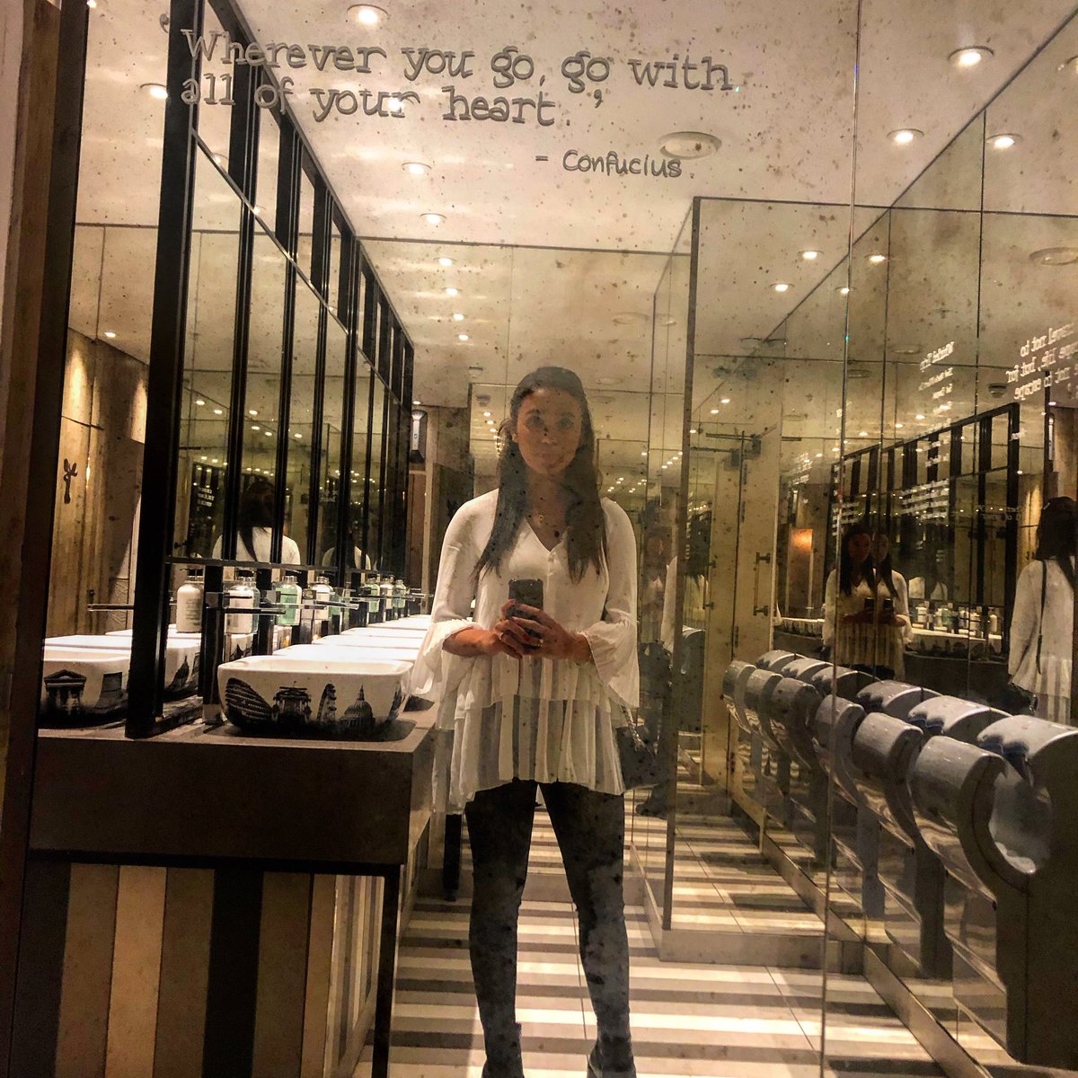 Thobroe's tweet photo. Love a good mirror quote 👌🏽😁 #drakeandmorgan #quotes #wordsofwisdom #wanderlust #mirrorselfie https://t.co/4xpDgvbR8n
