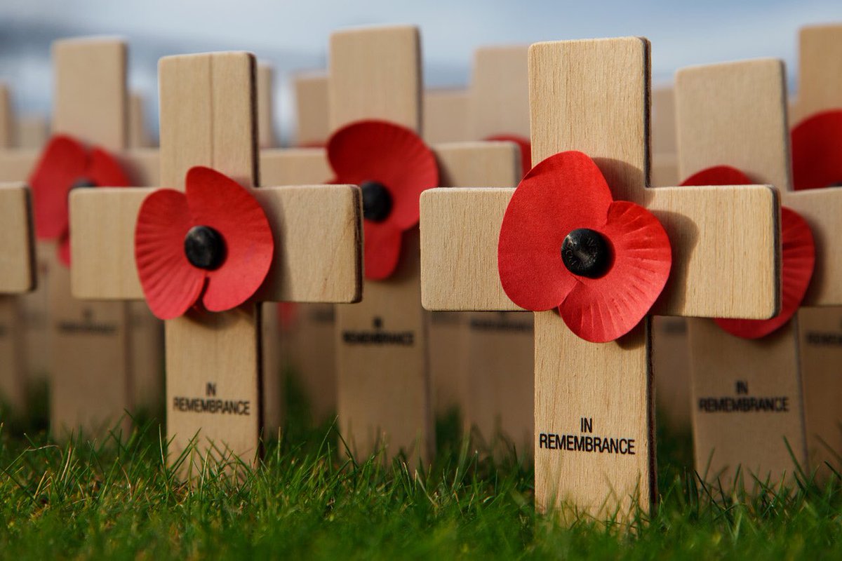 Today we take time to remember and honour those who lost their lives in the war. #lestweforget #rememberenceday
