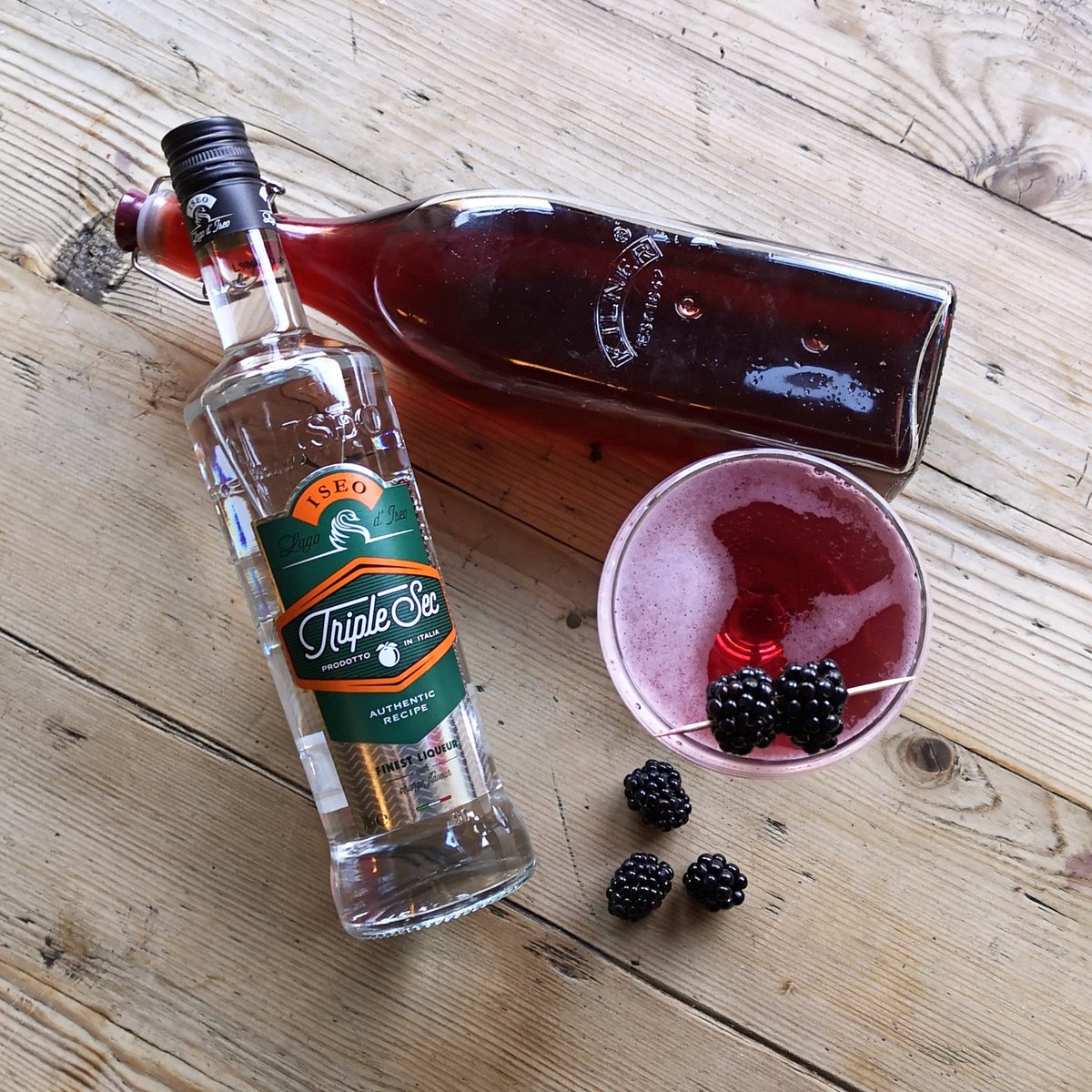 MarlboroughTav's tweet photo. Our new home-infused spiced blackberry brandy is ready.
Why not try our blackberry Fancy Brandy!
#bathcocktails #bathdrinks #cocktails #brandy #homeinfusedbrandy #homeinfusedspirit https://t.co/Zy7Q4jdNlU