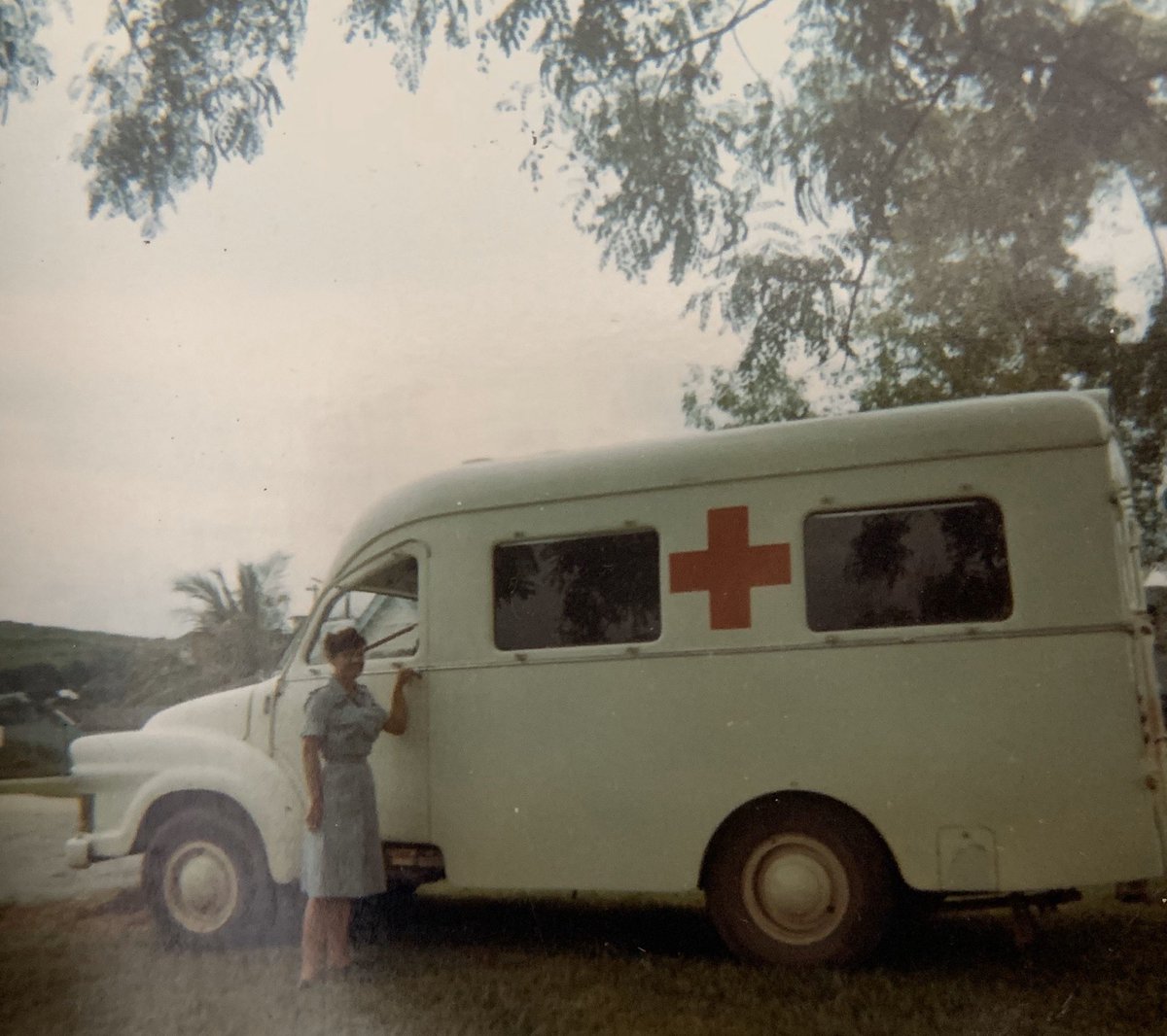 HeleneRaynsford's tweet photo. @AlisonMcCourt6 @4ArmdMedRegt Mum was in the #QARANC and photos are of her stationed in Singapore (1965). Sadly she died November last year but she watched the #RemembranceFestival and of course the #RemembranceDayService every year. Great to see @army_nurses in the parade. @qaranchistory @qarancassn https://t.co/kJvryv5eNB
