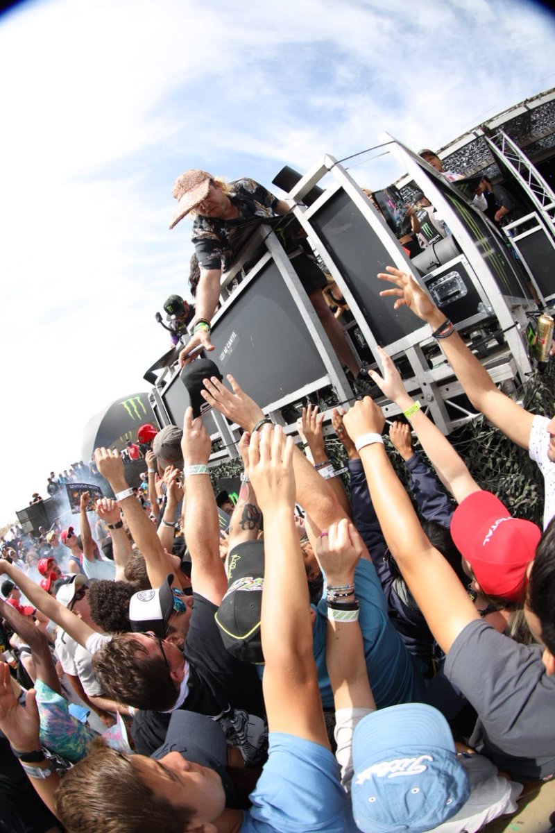 MonsterEnergySA's tweet photo. The moment @JackParow took over the #RigRiot with a surprise performance 🔉🔥 @FIAWorldRX #CapeTownRX https://t.co/vpSxBZHZ3q