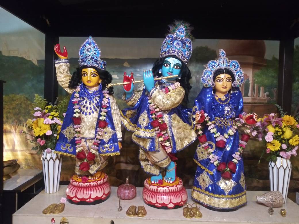 TheSevaAshram's tweet photo. Sri Sri Guru Gauranga Gandharvika Giridhari Jiu https://t.co/ltfFRdI27y