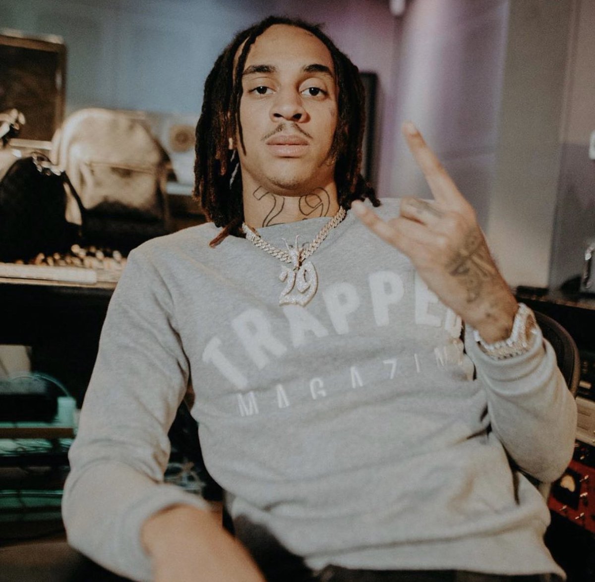TrappedMerch's tweet photo. π¨ Restock Alert π¨ Our Grey Chenille Slimfit @trappedmagazine Tracksets are back in stockβΌοΈ TAG one of your friends that should cop one of these below ππΌ
πΈ by #zeksnaps
#notyouraveragemerchandise
https://t.co/wqm917cOna https://t.co/rLMcSVf2aI