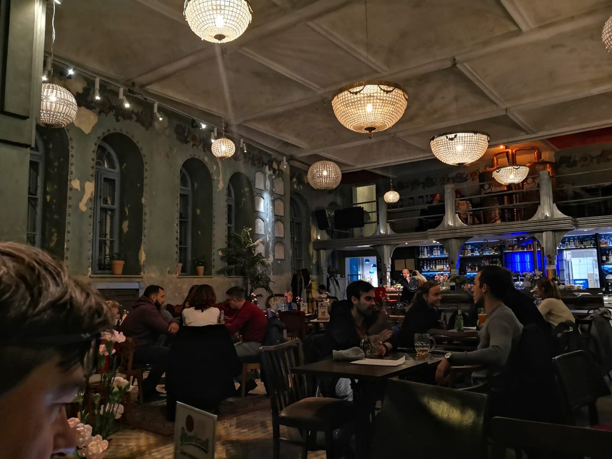 MaZaborowski's tweet photo. Piękne wnętrze Resto #Hevre #Kraków https://t.co/LYYnHC3j1v