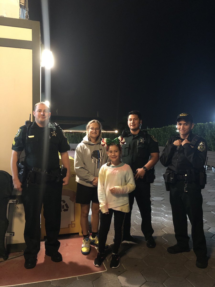 MarchForLEOs's tweet photo. The kids @alexaespinoza06 saying hello and thank you to a few of @OrangeCoSheriff who were working at #Disney #Magickingdom thank you for all you do!  #MarchForLeos https://t.co/TvwEcEs0Ux