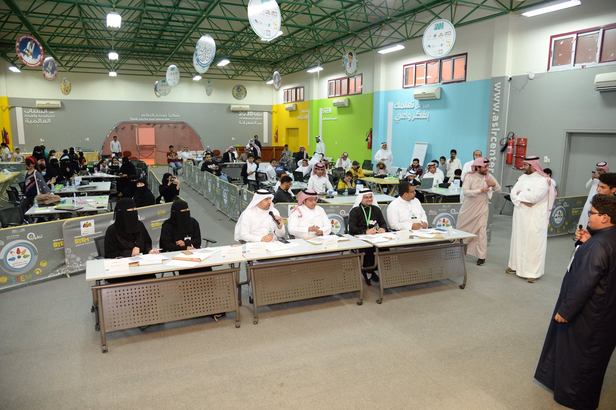 kkueduksa's tweet photo. بـ 11 مشروعًا لتطوير الألعاب الإلكترونية ..
تقنية المعلومات بـ #جامعة_الملك_خالد تختتم أعمال فعالية #STEM_JAM ..
التفاصيل: https://t.co/1kndEhKxWQ https://t.co/NBl9AGEegN