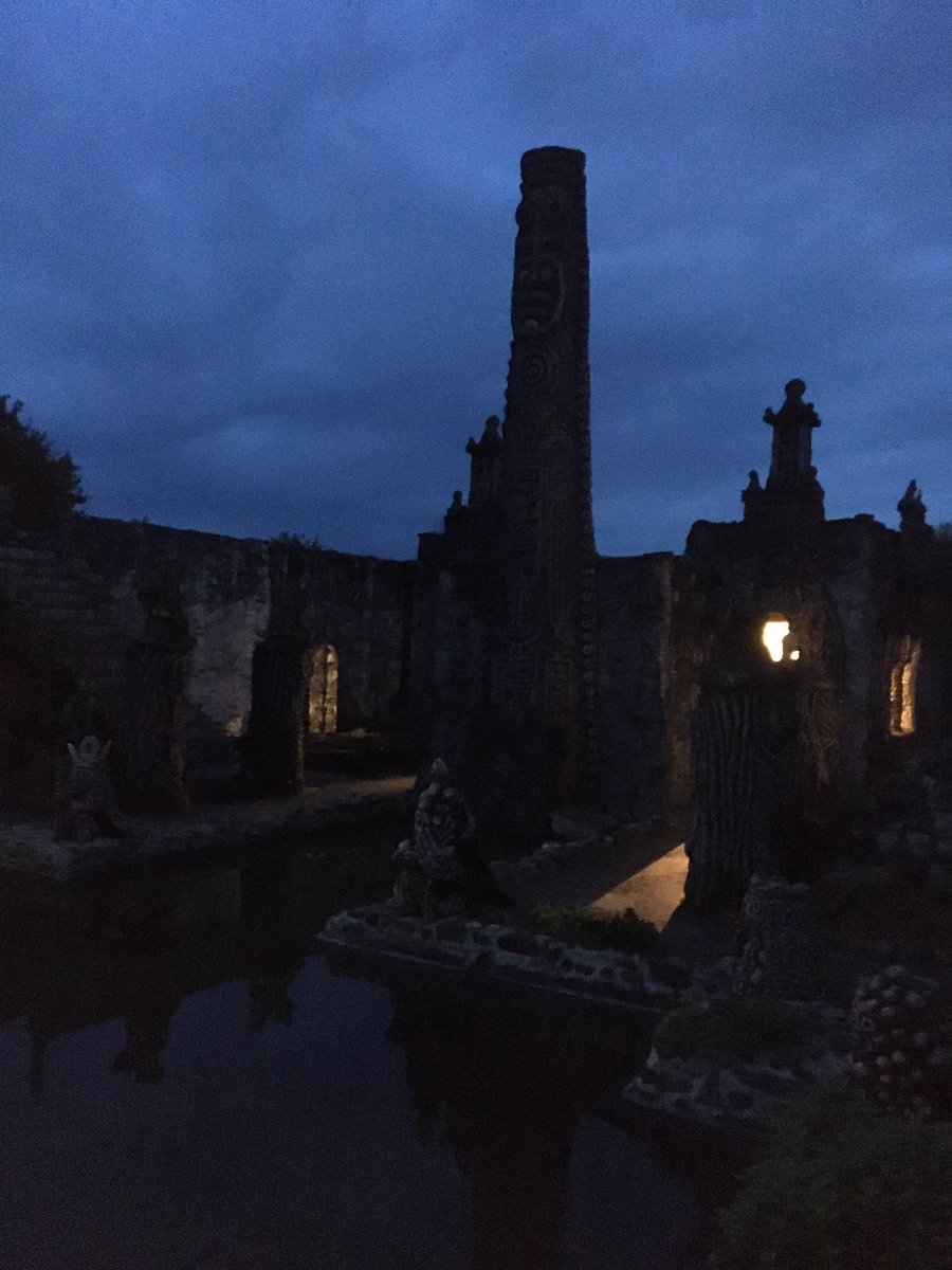 À #CosseleVivien en #PaysdeCraon En toutes saisons le <a href="/MuseeTatin/">Musée Robert Tatin</a> livre ses mystères et merveilles Venez (re)découvrir ce #MuseeInsolite <a href="/lamayenne/">La Mayenne, le Département</a> <a href="/MayenneTourisme/">Destination Mayenne</a> <a href="/MayenneCulture/">Mayenne Culture</a> <a href="/MinistereCC/">Ministère de la Culture 🇫🇷</a>