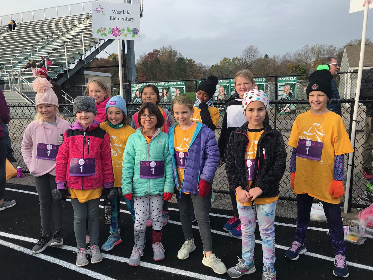 elementary_wes's tweet image. WES 3rd and 4th Grade Girls run the fall Girls on the Run 5K.