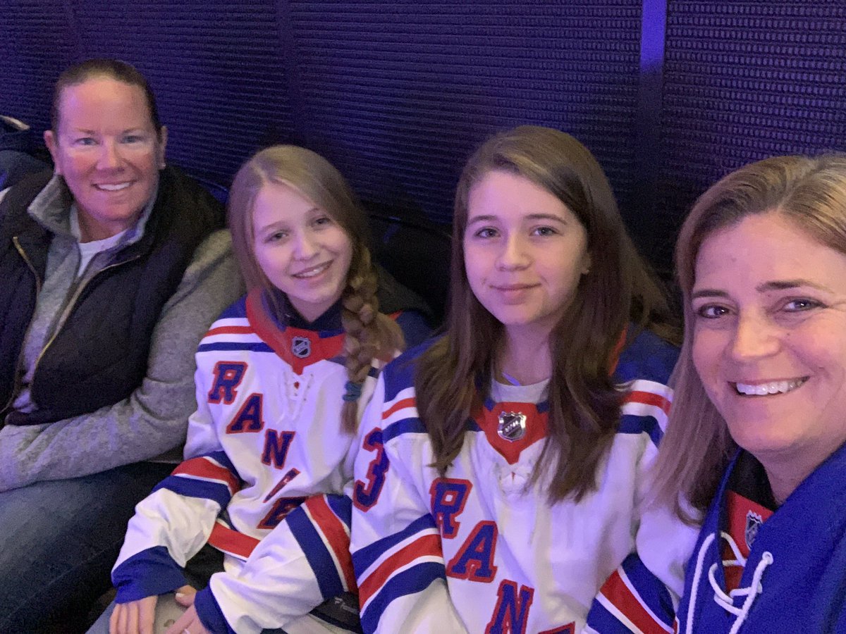 deborahdibiase's tweet photo. Sunday Funday at the Ranger Game. #nyrangers #NYRDELTA https://t.co/ruxuvAOMrt