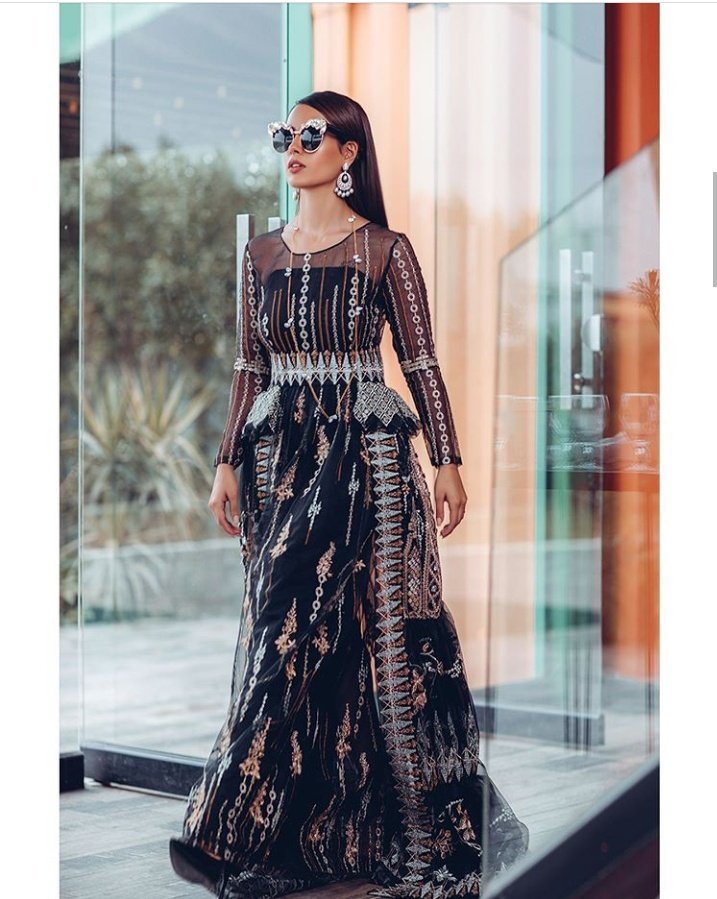 Alinaaa_u's tweet photo. 🖤❤@iiqraziz
Wardrob : @amaltaasofficial
Styling : @iamfahadhussayn
Makeup: @qasimliaqat
Shot by : @abdullahharisfilms
Jewellery: @shafaqhabibjewellery
Coordination : @mintcommpk #mintcommpk
#iqraaziz #yasirhussain #iqrayasir https://t.co/gvrGlBdmrp