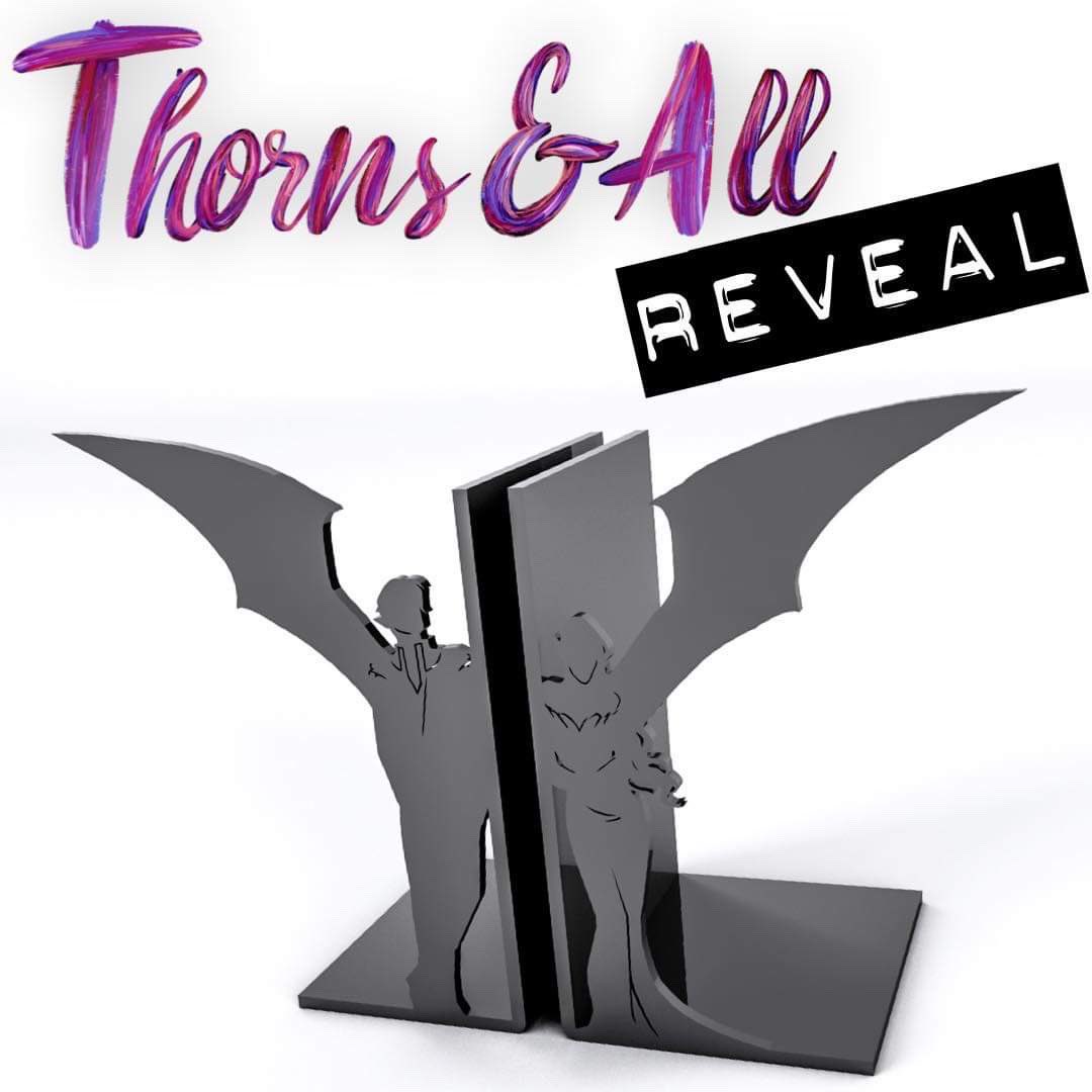 FaeCrate's tweet photo. Gabriella Bujdoso designed these BEAUTIFUL book ends of the best High Lord &amp; High Lady of the land! We are so excited to be including book ends for the very first time!! Boxes are currently sold out but any extras will be in the next Past Items Sale! https://t.co/F0omc3Yd8p
