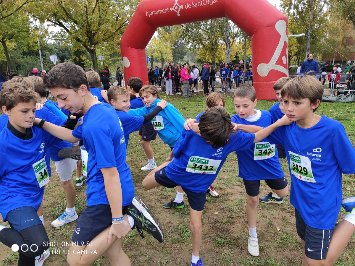 Recull fotogràfic del Cross de Sant Cugat! <a href="/_lavall/">Institució La Vall</a> <a href="/_Airina/">Institució Airina</a> <a href="/_institucio/">Institució Familiar</a>  photos.app.goo.gl/1Rb5B5Xj3xm8GC…