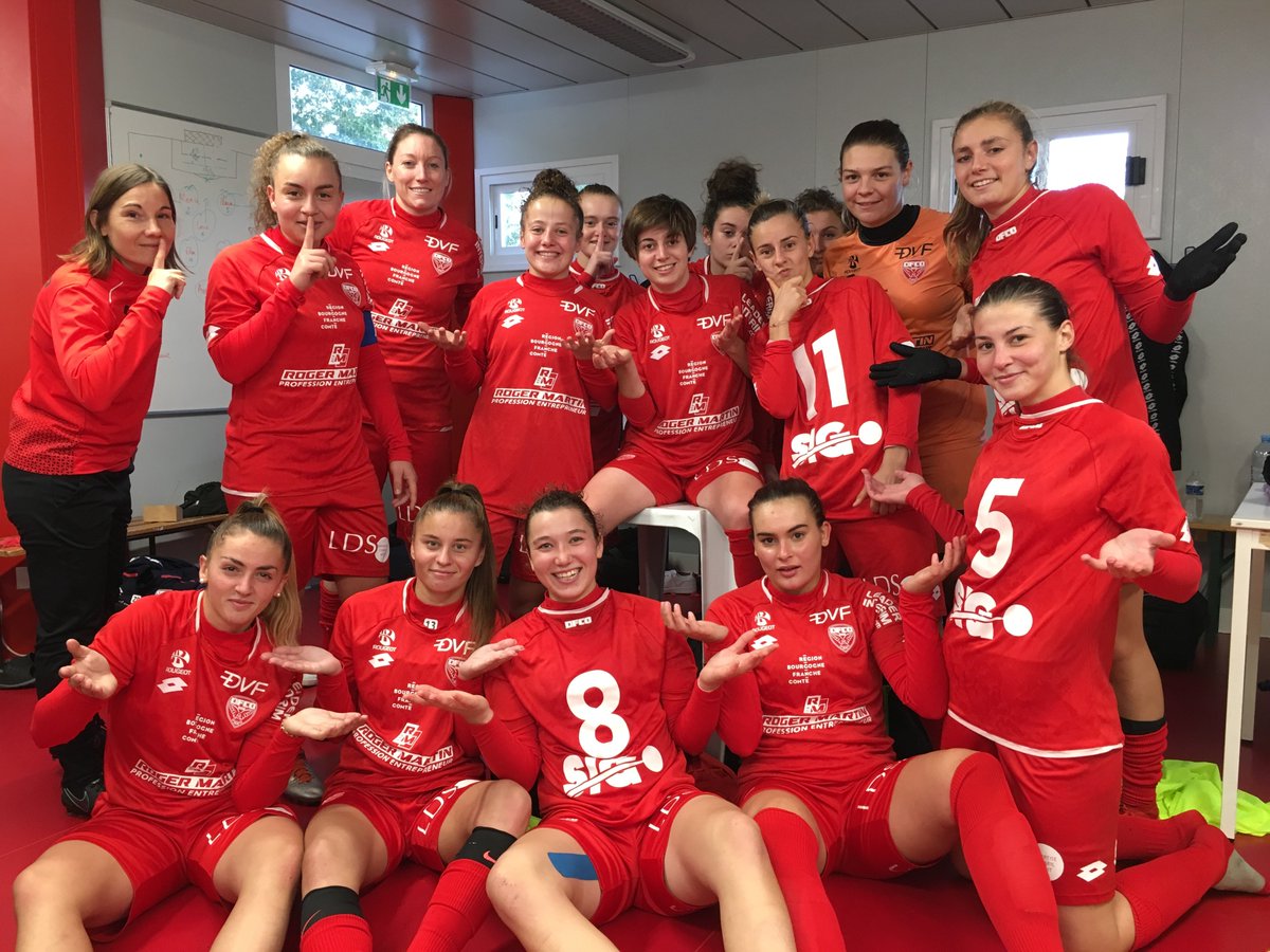 DFCO_Officiel's tweet photo. La joie dans le vestiaire pour nos filles de la #R1 qui ont fait tomber le leader, Saint-Vit, cet après-midi (1-0)!

 ➡️ https://t.co/kWPY5lfUcQ

Bravo les filles ! 😉 https://t.co/EY2ZhjGeeI