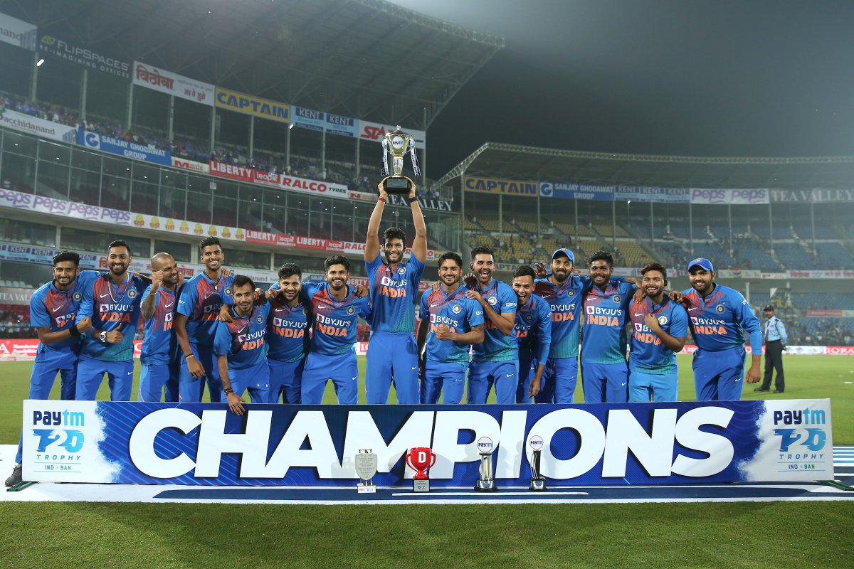 BCCI's tweet photo. CHAMPIONS

#TeamIndia 🇮🇳 https://t.co/V9L4yNA7Um
