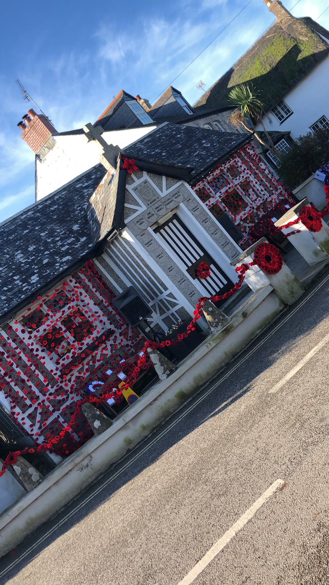 charlfletch's tweet photo. Crantock, Cornwall ❤️ #RemembranceSunday #LetsSeaYourSnaps https://t.co/KPwSJP97oE