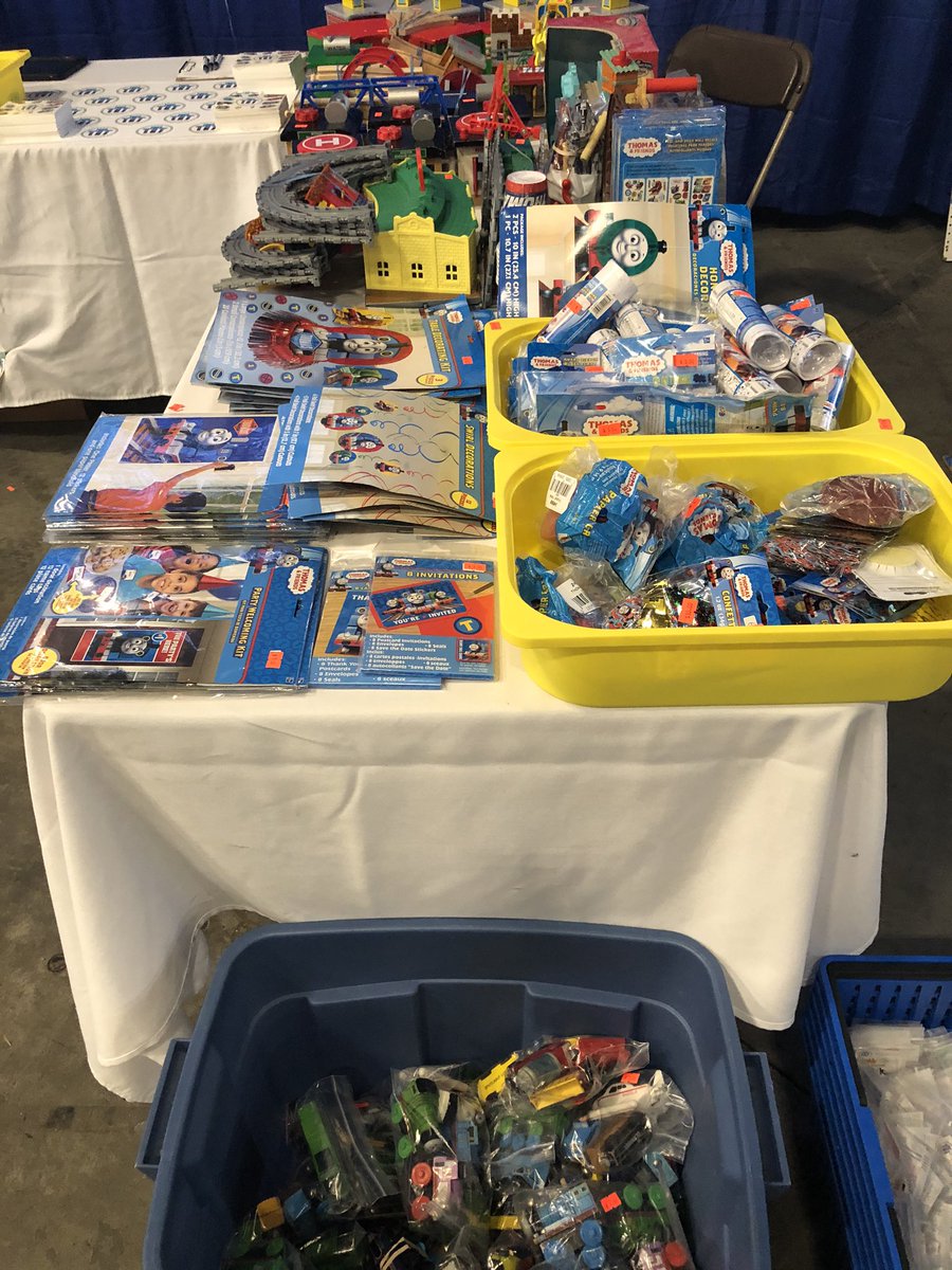 TotallyThomas_'s tweet photo. 🚂 Last Day of the Vancouver Train Expo!!! We came fully stocked again!! Come by and say hi! We love seeing you all! 🚂 
#ttt #totallythomastown #thomasandfriends #thomasthetankengine #thomasfans #kidstoys #kidsplay #trains #trainexpo #vancouvertrainexpo #vancouver https://t.co/9O4svwHMDv