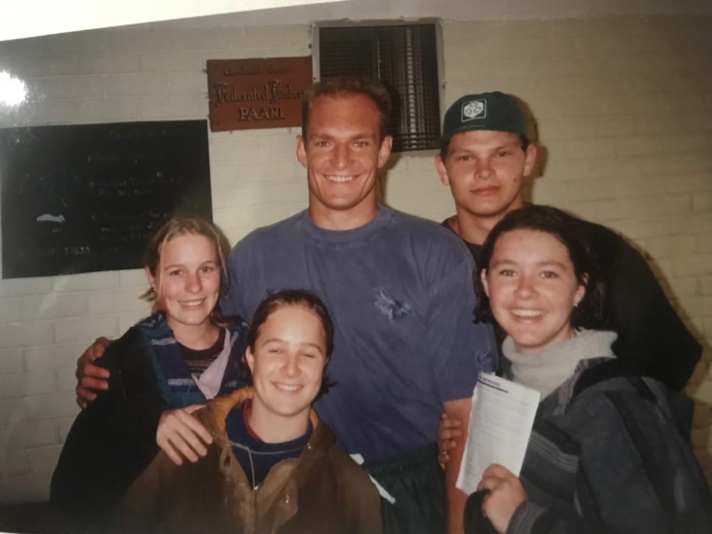 Attie88's tweet photo. @Pienaar Back in 1995 Trophy tour Boland Stadium Wellington Special moment for me as a 18jr old https://t.co/7lqtcPhLTB