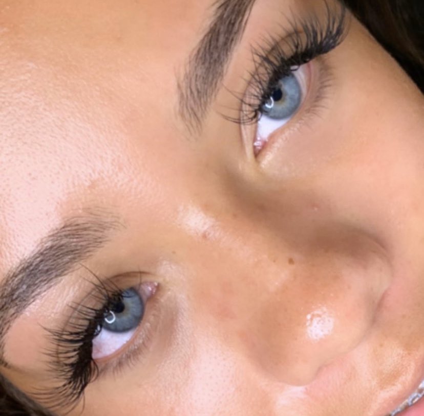 AmourShyy's tweet photo. Hey! I’m a 19year old upcoming Certified lash artist in Broward County, Florida. I just wanted to do a thread of my classic and hybrid work, , my instagram is @DesignerWink ❤️ support, retweet, like or follow 🤷🏽‍♀️. thnxxxx luvs. ( i also teach one on one classes) https://t.co/sLFQcOLkK5