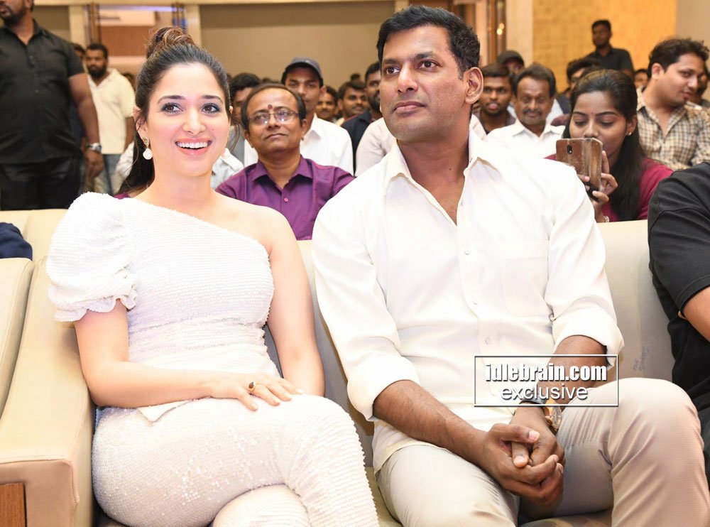EshGvism's tweet photo. White dress lover @VishalKOfficial anna @tamannaahspeaks 😍😍 in #Action pre release event 💋

#ActionFromNov15th
#ActionIn5Days

#SundarC film

#vishal #TamannahBhatia
#Vishal27 #tamannah

@VishalFans24x7 @VickyS_Speaks @TrendsTamannaah @TamanaahFC @tamannaahspeak2 https://t.co/5z451yX5xj