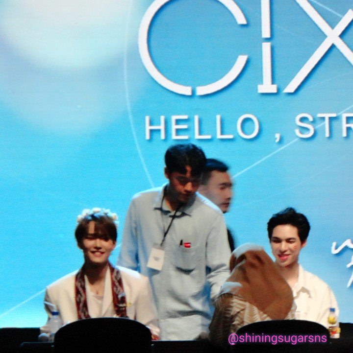 shiningsugarsns's tweet photo. #CIX #CIXHelloStrangerInJKT #SEUNGHUN #BX https://t.co/Z4DpTgk6D4