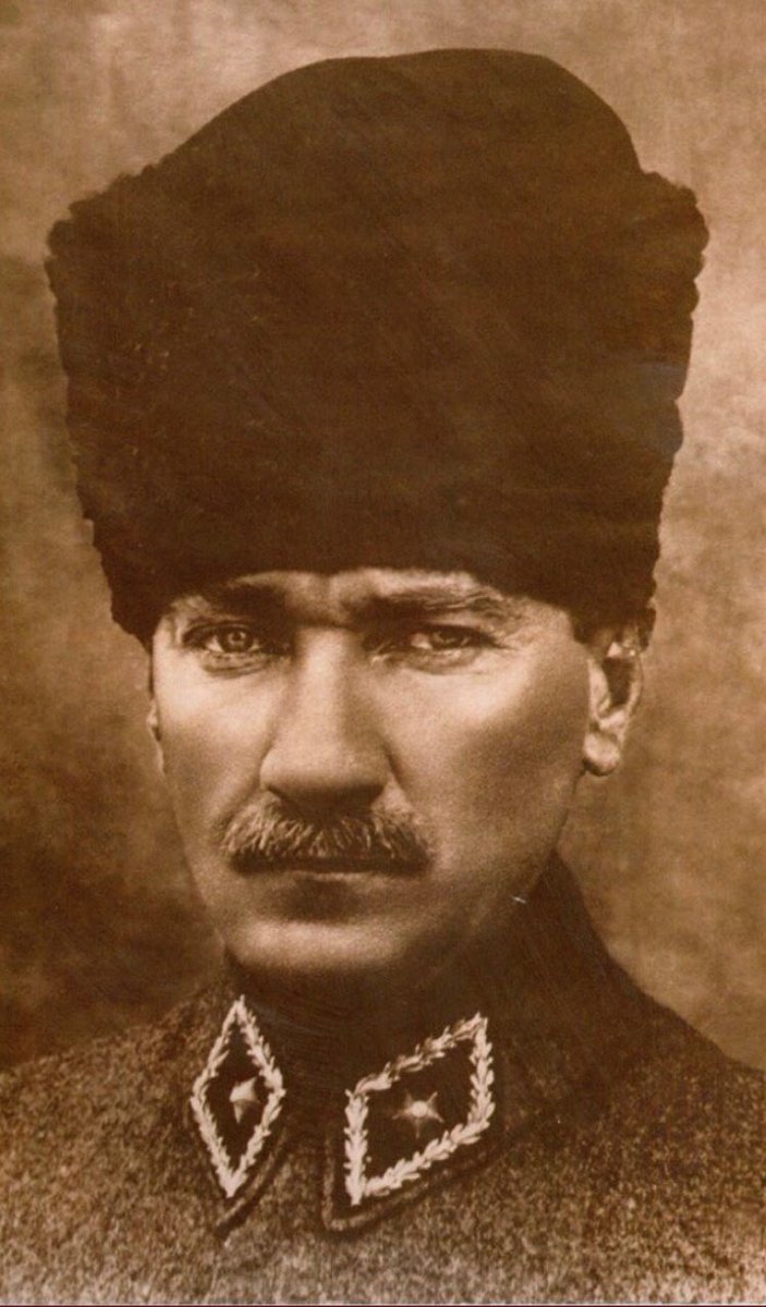 AddwiseMe's tweet photo. Özlemle anıyoruz... #10Kasım #Atatürk https://t.co/CSYRYzj9bK