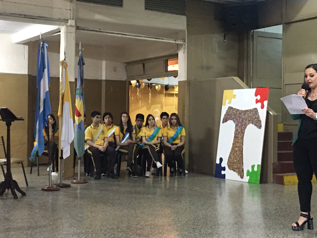 JDiegep's tweet photo. Celebración del 50 Aniversario del Colegio San Antonio de Padua - Nivel Secundario - Tres de Febrero. Felicitaciones a toda la comunidad educativa!!! @adriana_frega @JuanCruz_R @SecundariaDGCYE https://t.co/WoeeP0GNkZ