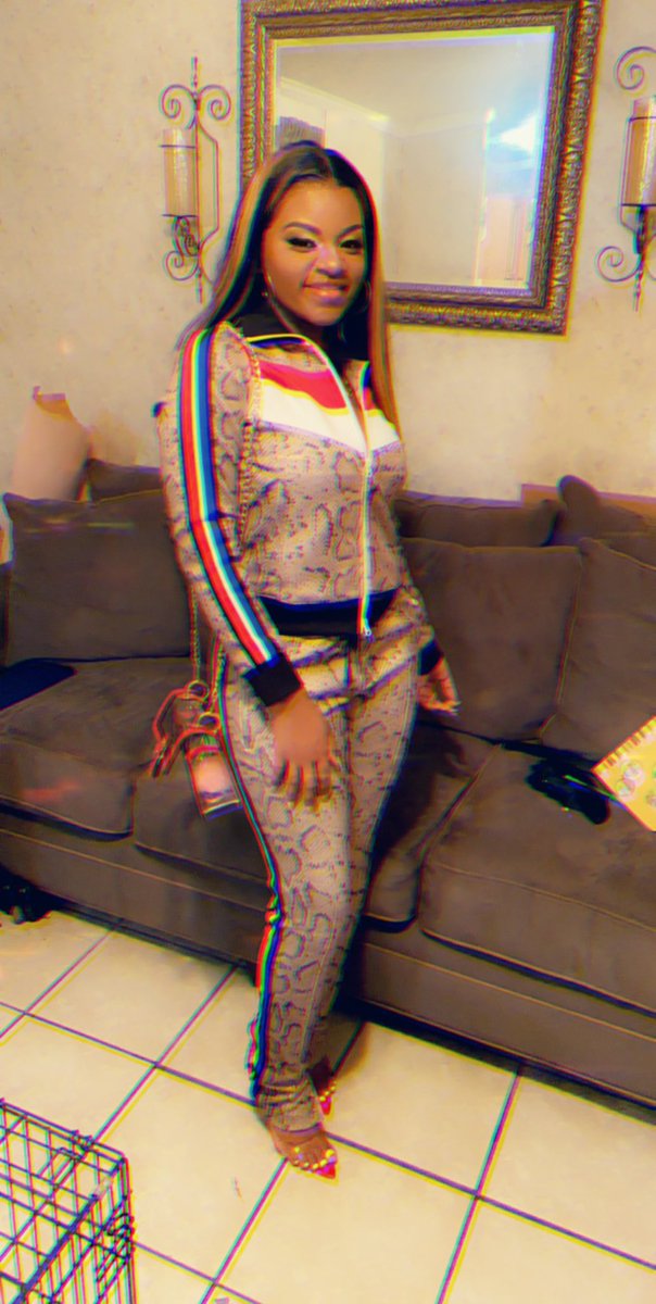marshay_xo's tweet photo. “everybody watching, you surprised em. they ain’t know you was coming” 🥵 #ImHer 🖤 https://t.co/Q2gqJSKfcq