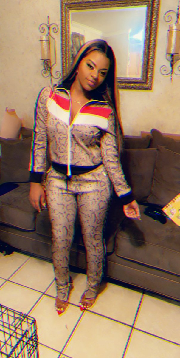 marshay_xo's tweet photo. “everybody watching, you surprised em. they ain’t know you was coming” 🥵 #ImHer 🖤 https://t.co/Q2gqJSKfcq