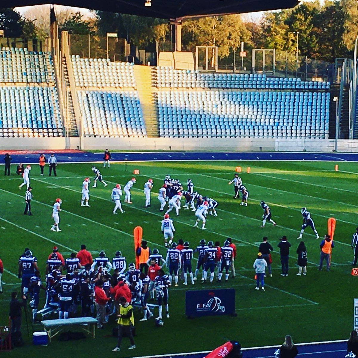 En mode FOOT US @FFFA_officiel hier soir ... une pure et authentique expérience 😉
Félicitations à #teamedfootus pour sa qualification pour les PlayOff de la Ligue Européenne 🏈
#PréparationMentale #SportifsHautNiveau #SportReconversion #Coaching #MBTI