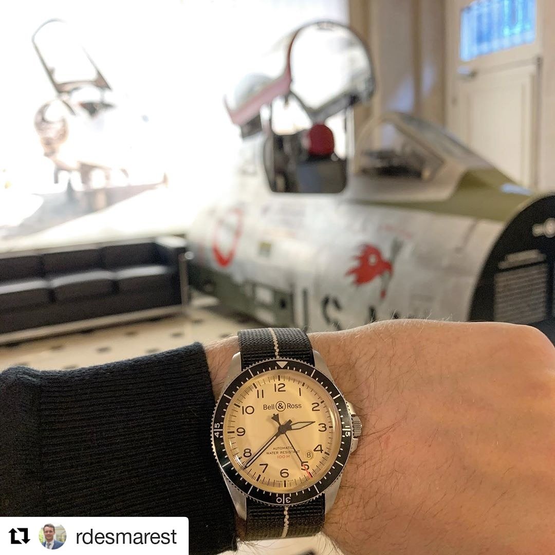 SwissPromotion1's tweet photo. #Repost @rdesmarest (@get_repost)
・・・
With its ergonomic and elastic canvas strap, the BRV2 Military Beige is suitable for everyday use.
#brmanifesto #fromthecockpittothewrist #timeinstruments #brv294 https://t.co/nmSZ3XKb9j