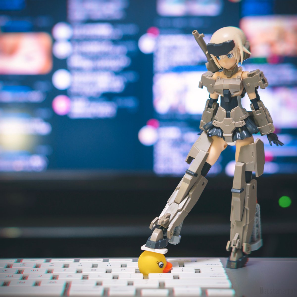 systemerror__'s tweet image. 踏まれたい時もある🐥