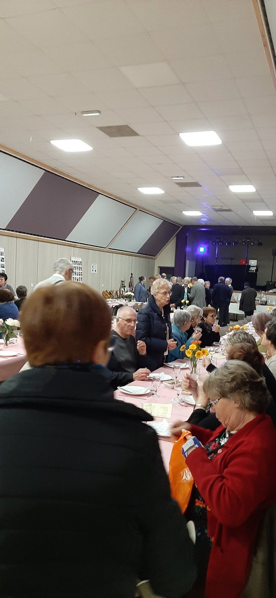 JYB80's tweet photo. Hier soir Picardie-Togo organisait sa soirée annuelle de solidarité. Une occasion précieuse de saluer l'équipe menée par Nicole et Daniel, pour leur action concrète et profonde.
Bravo pour ce souci de partage et de coopération.
Amiens c'est vous ! https://t.co/nkgaBUBYpU