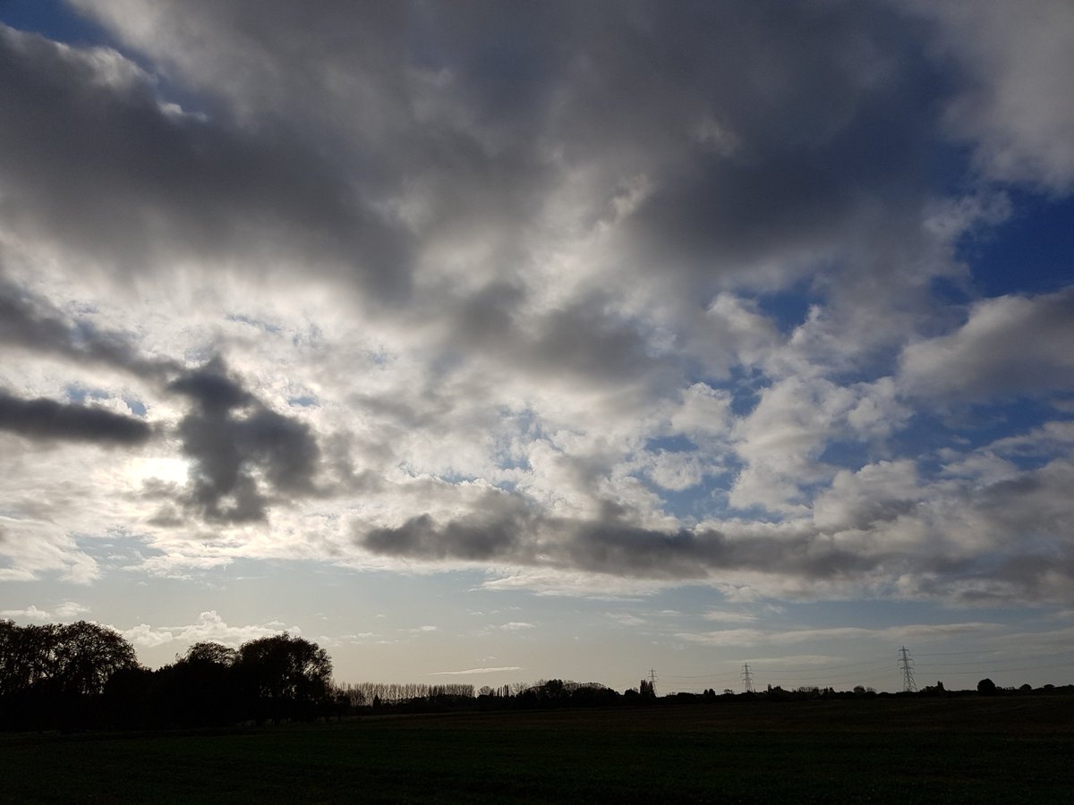 Wild fenland sky. #Upwell #fenland #cyclingthefens #fenskies