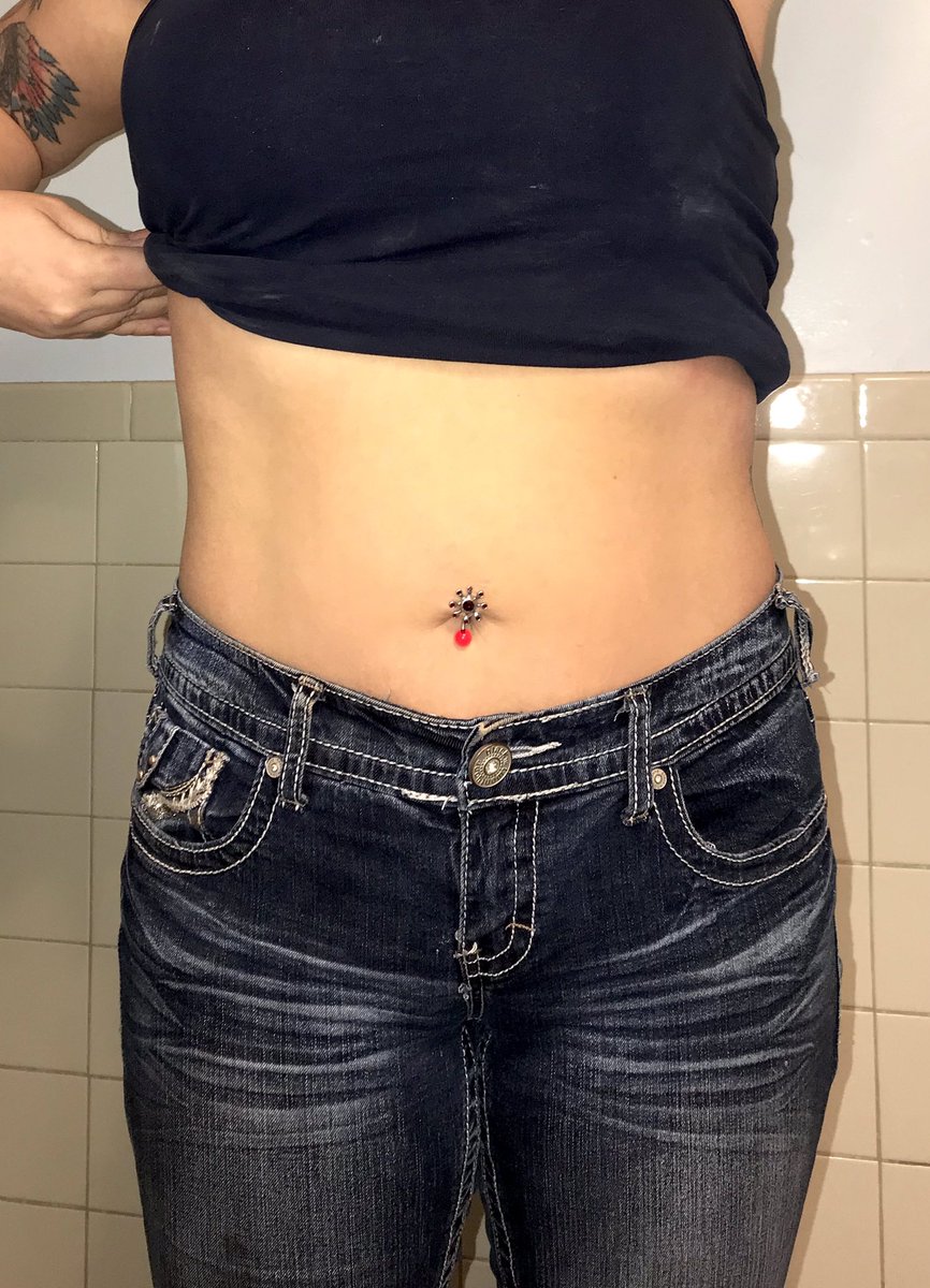 StagerSam's tweet photo. 31lbs down. I fucking did it. 😭😄 https://t.co/dA9gxkbmup
