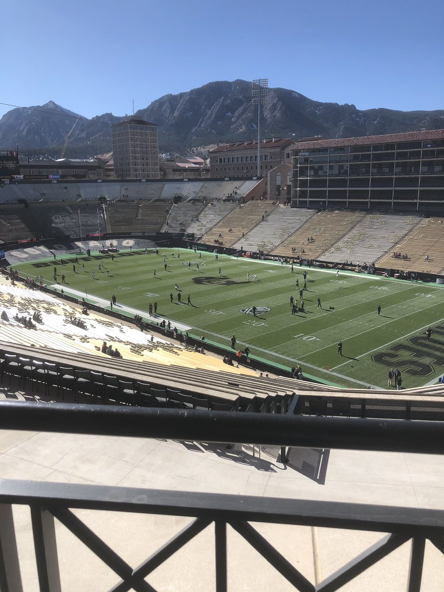 kaiwyarneson's tweet photo. Thank you @CoachCKap and @Coach_Harris75 for welcoming me and my family yesterday at the game! Hope to make lots more memories up there with the buff family. #Dungeonfamily @SixZeroAcademy https://t.co/t7wZxi6Wh1