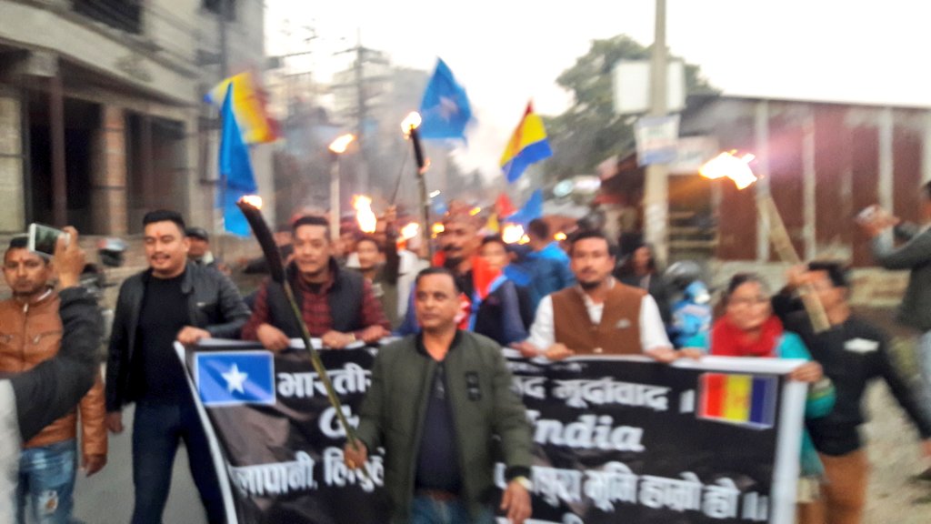 KTnepal's tweet photo. कालापानी,लिपुलेक लगायतका नेपाली भूमिमाथि भारतको अतिक्रमणको बिरुद्धमा राप्रपा आबद्ध युवा संगठनले आज आयोजना गरेको बिरोध प्रदर्शनको क्रममा पक्राउ परेका १७ जना युवाहरुलाई तत्काल रिहा गर्न माग गर्दछु https://t.co/DBy1ZL371N