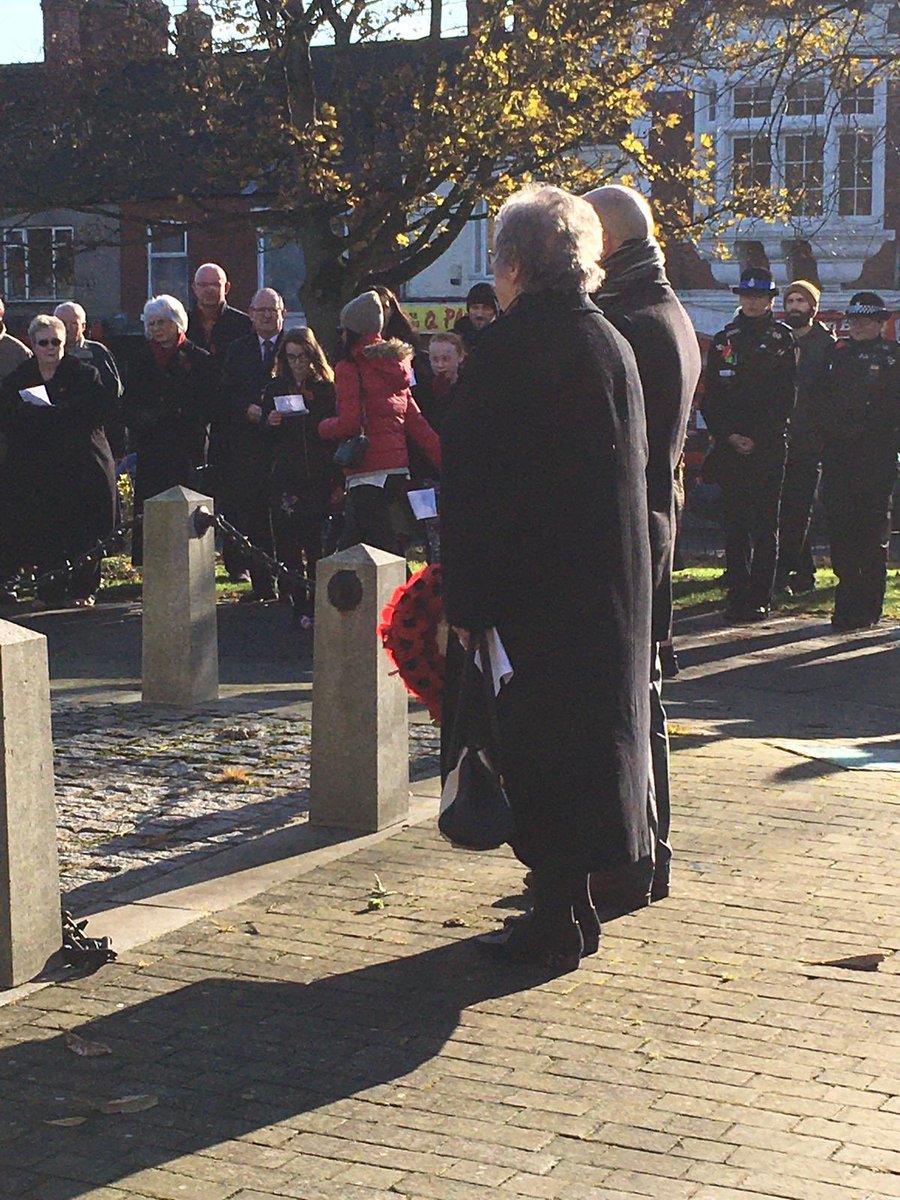 HartsideSchool's tweet photo. A huge honour to lay a wreath on behalf of school today. Thanks to Mrs Compton for support 

At Hartside we will remember them #RemembranceDay https://t.co/aEZNDf9hc9