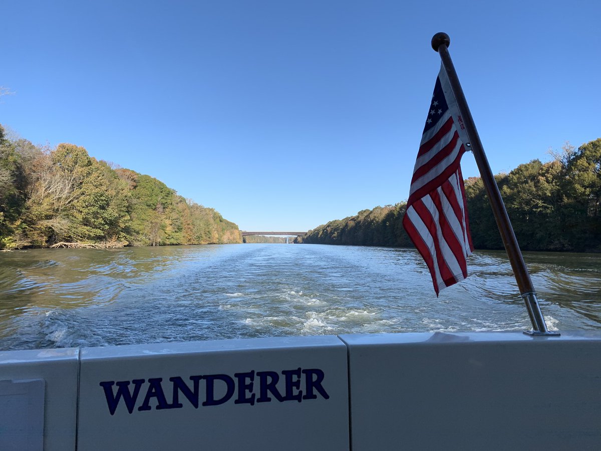 MVWanderer1's tweet photo. Today’s #backyardpic is underway on the Tenn-Tom. Beautiful but chilly morning as we leave Midway Marina and head to Columbus Marina on the @greatloop 
#boatlife https://t.co/EBzC5wIdnj