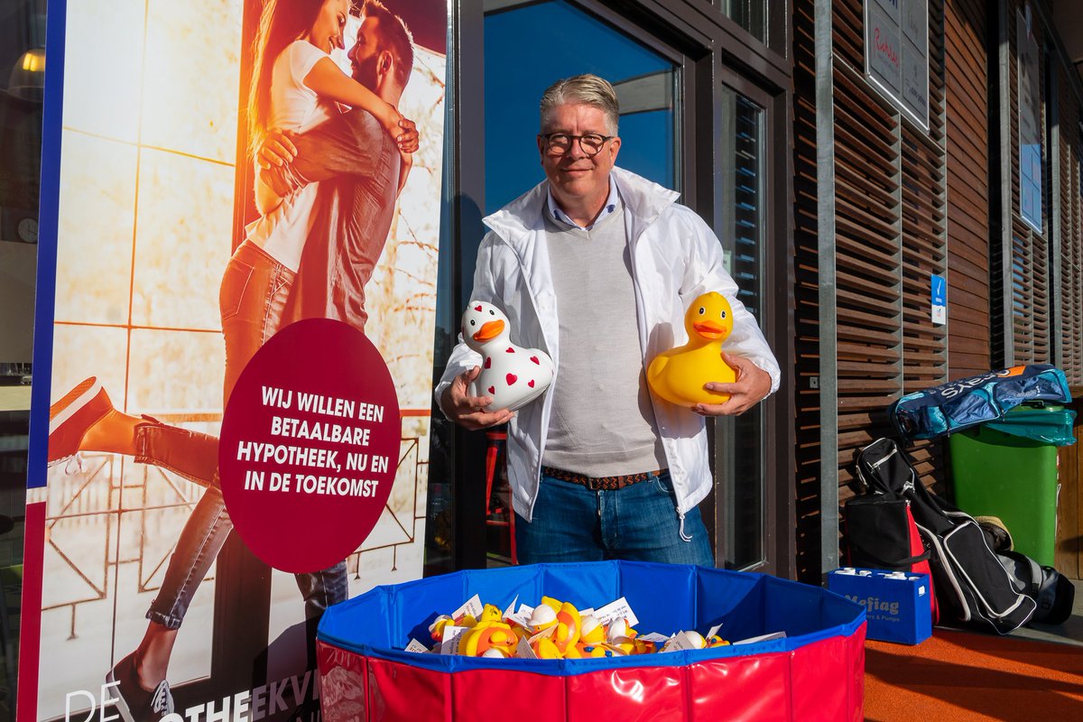 Peter Denekamp (@pddenekamp) on Twitter photo Hypotheekvisie Superweekend
Zaterdag en zondag was het Hypotheekvisie Superweekend. Zaterdag werden er een kleine zestig wedstrijden gespeeld bij HC Zwolle
Zondag namen zowel Dames 1 als Heren 1 het op tegen Push uit Breda. <a href="/HCZwolle1/">HCZwolle</a> <a href="/BusinessclubHCZ/">Businessclub HCZ</a> <a href="/Hypvisiezwolle/">Frank van Eijk</a> Hypotheekvisie Superweekend
Zaterdag en zondag was het Hypotheekvisie Superweekend. Zaterdag werden er een kleine zestig wedstrijden gespeeld bij HC Zwolle
Zondag namen zowel Dames 1 als Heren 1 het op tegen Push uit Breda. <a href="/HCZwolle1/">HCZwolle</a> <a href="/BusinessclubHCZ/">Businessclub HCZ</a> <a href="/Hypvisiezwolle/">Frank van Eijk</a>
