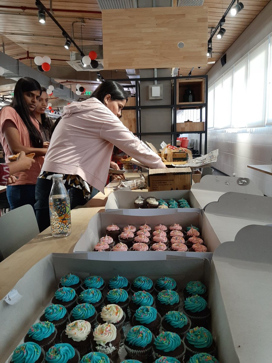GirlsGolang's tweet image. All gophers loved the cupcakes! Happy Birthday Go! #golanggirls #golangturns10 #golang