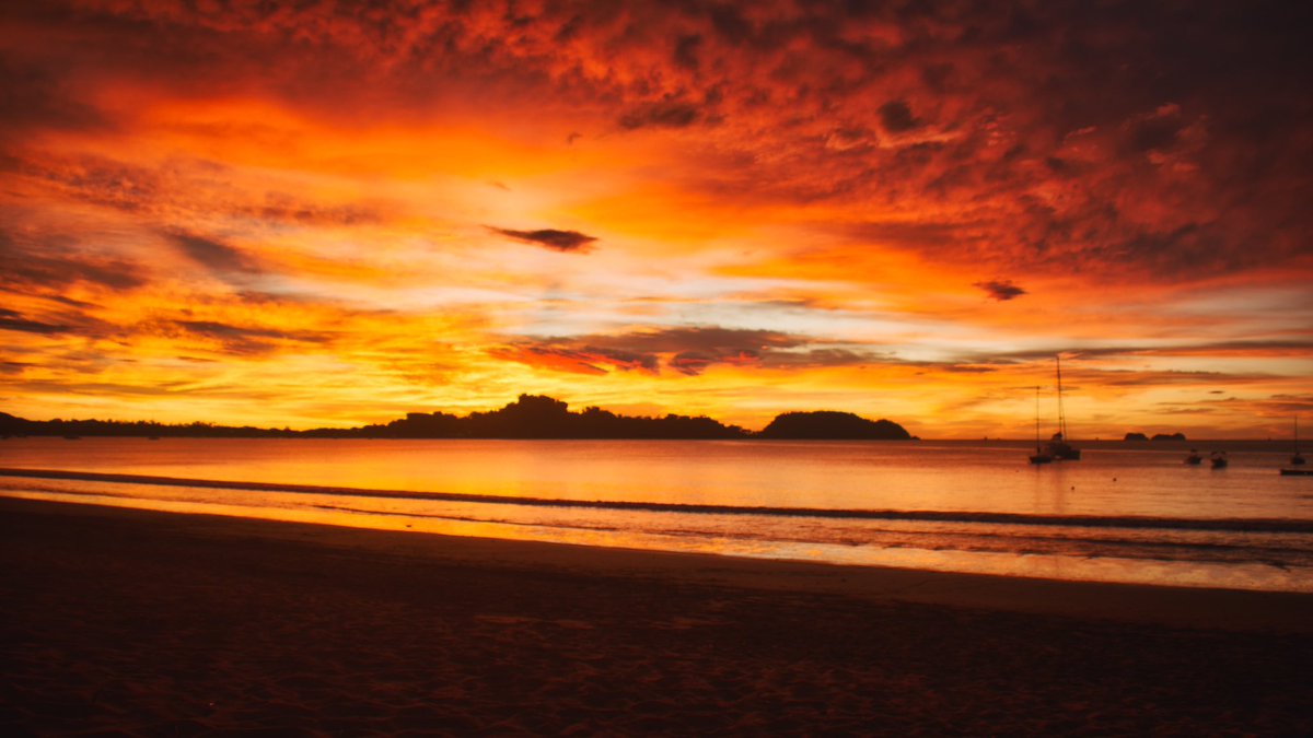 JohnathanReynar's tweet photo. Second of 3 “Fire in the Sky”
Sunset in Playa Potrero, Guanacaste
Costa Rica
https://t.co/rjc0F4yzsR
#sunsets #guanacaste #CostaRica #photography https://t.co/YwfXohmbh5
