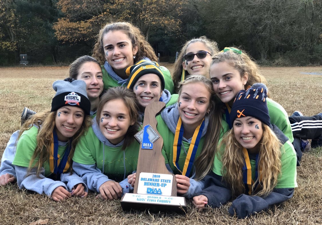 SaintMarksHS's tweet image. Congratulations to our Spartan Women’s Cross Country Team (@Spartanrunner) for finishing the fall season as @DIAA_Delaware State Runner-Ups (Only 2 points away from first place)! Well-deserved, Spartans! Thank you for a great season! 🔰👏🏃🏽‍♀️💨🥈