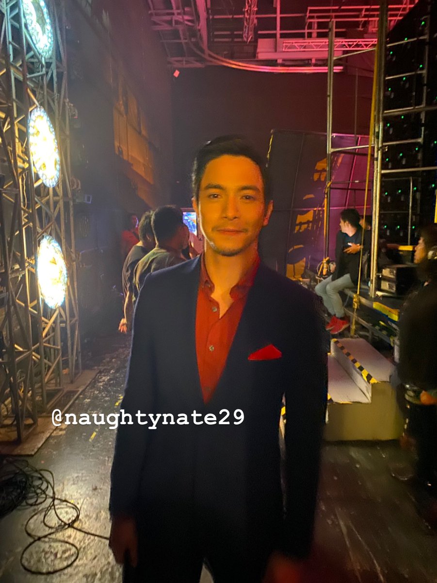 naughtynate29's tweet photo. Dizizit!!! 2mins nalang #ALDENxShopeeChristmasSpecial #ShopeeBigChristmasTVSpecial https://t.co/RAuQLiPtxO