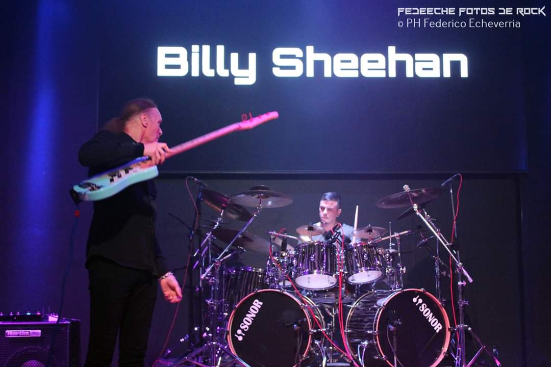 EspositoAdrian's tweet photo. Tocando con el ídolo máximo @BillyonBass 🙌🏼🎸 https://t.co/YRoE6SSovv