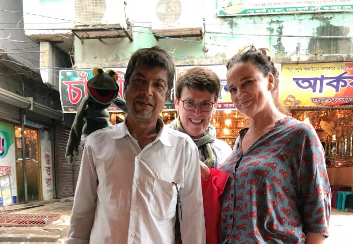 Frog shopping with our #Coxs Bazar tailor and NSI #Rohingya #PSS training team Lisa Buckley and Rosie Waller. Project #puppets in camp!