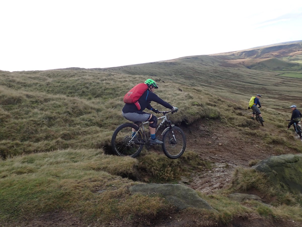 P_HEDGEHOG's tweet photo. Cez getting it done. #sheeptrail #mtb https://t.co/VcoOXTz3p7