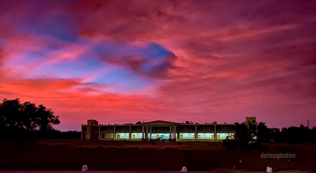 rajpurohit2005's tweet photo. Bhubaneswar Sky 
Last 2Days
#Bulbuleffect
@VibrantOdisha
#odishadiaries  #bbsrbuzz  @bbc_travel @discoverbbsr @BBSRBuzz @mybhubaneswar  @incredibleindia @odisha_tourism @royalenfield @lonelyplanet_in https://t.co/F1RbPxc7wy https://t.co/l2uau2vxuE