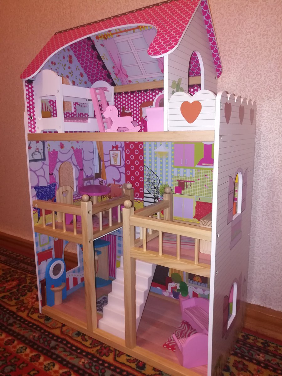 lunarfennec13's tweet image. Сегодня ездили покупать подарок племяннице мужа.
Скоро у этой малявки в 3 года появится очень дорогой кукольный домик почти за 6к...
Подарок от бабушки,который выпросила дочь свекрови...
А от меня будут 2 куклы из какого-то мультика...
#РичФэмили #домдлякукол #подарок